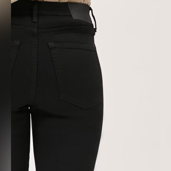 Everlane - The High Rise Skinny Jean - Picture 9 of 9